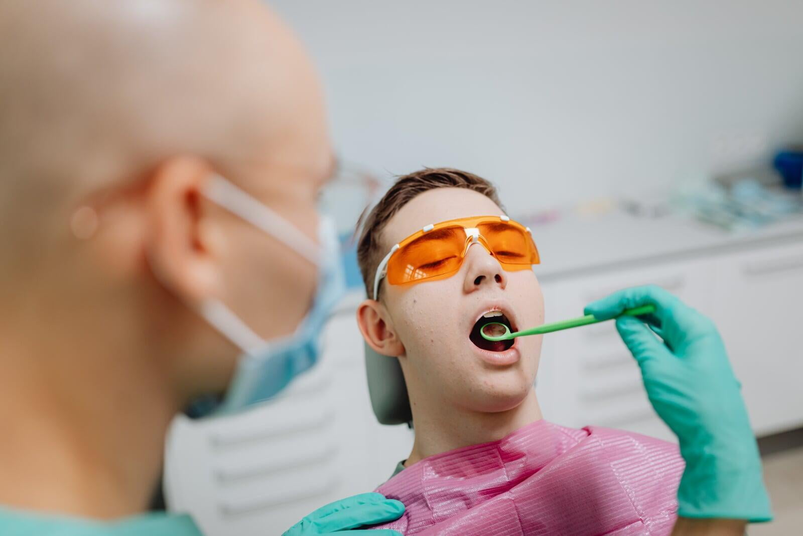 Análisis de los Conceptos Teóricos para el Diagnóstico y la Rehabilitación Dental en Lactantes y Pacientes Adolescentes: Aplicación Clínica